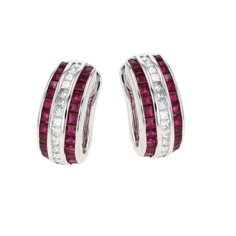 Acheter Boucles d'oreilles rubis 1.04 carat et diamants 0.84 carat or blanc 12.10g Comme neuf - 3300,00 € Boucles d'oreilles rubis 1.04 carat et diamants 0.84 carat or blanc 12.10g Comme neuf - reconditionné disponible sur Gemme Les Bijoux